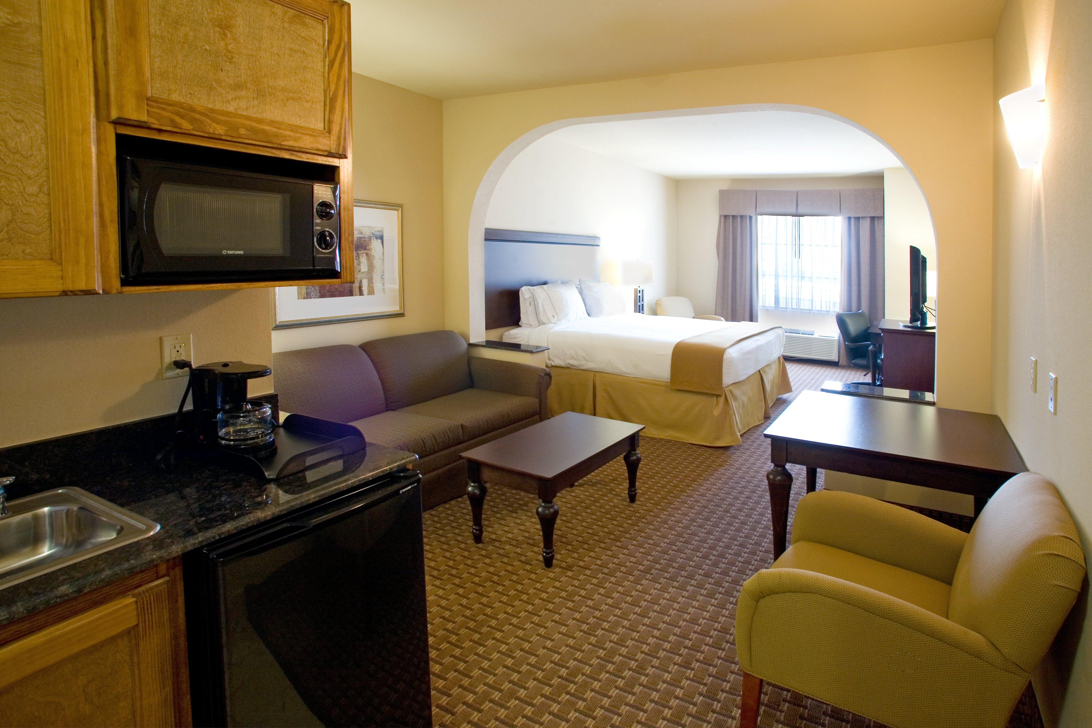 Holiday Inn Express Hotel And Suites Kingsville By Ihg Exterior photo