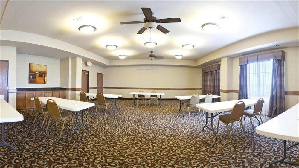 Holiday Inn Express Hotel And Suites Kingsville By Ihg Exterior photo