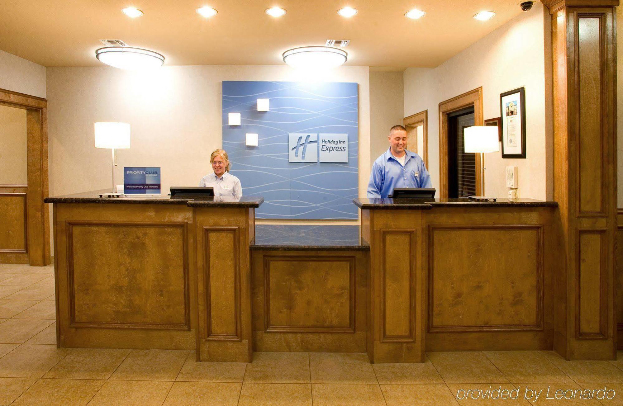 Holiday Inn Express Hotel And Suites Kingsville By Ihg Exterior photo